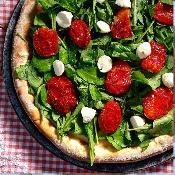 Pizzaria Via Capri Deliciosas Pizzas
